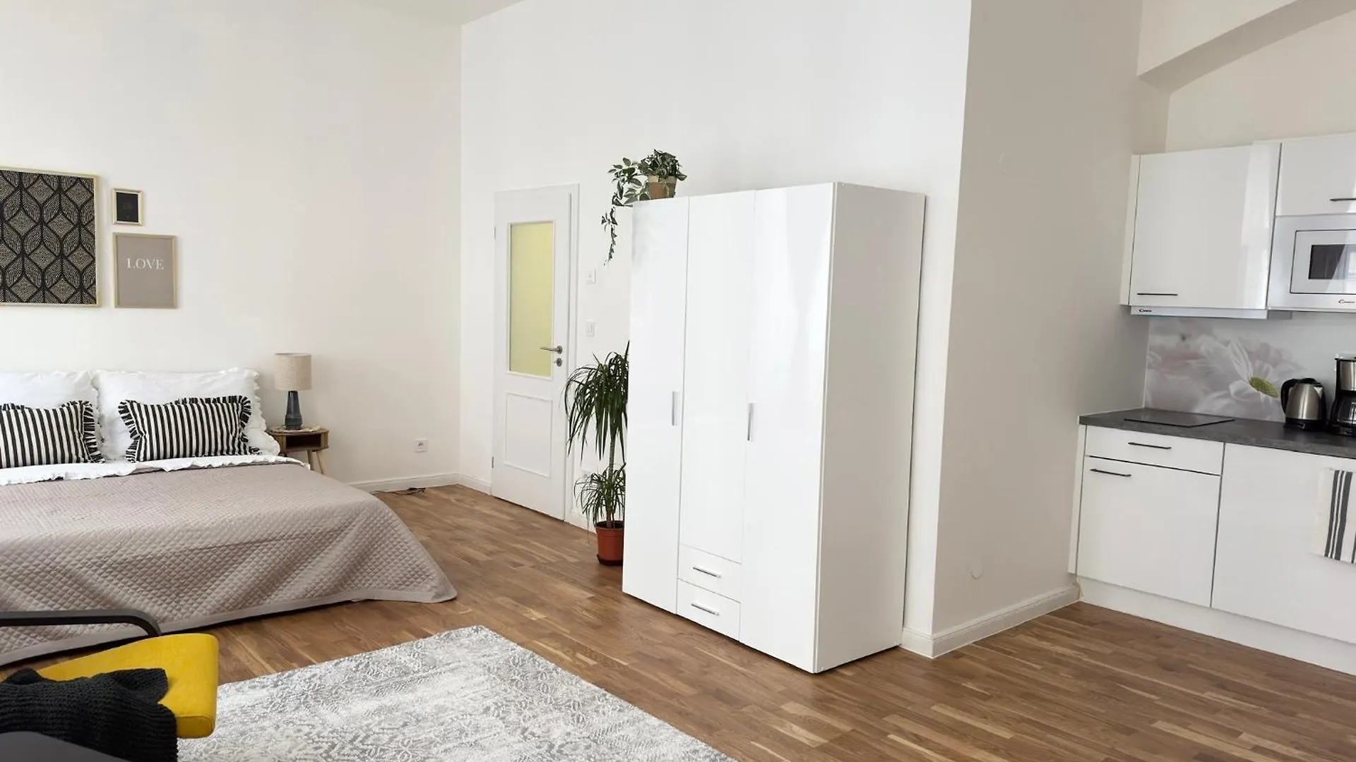 New! Deluxe Studio In City Centre! Florence! Prague 0*,  Czech Republic