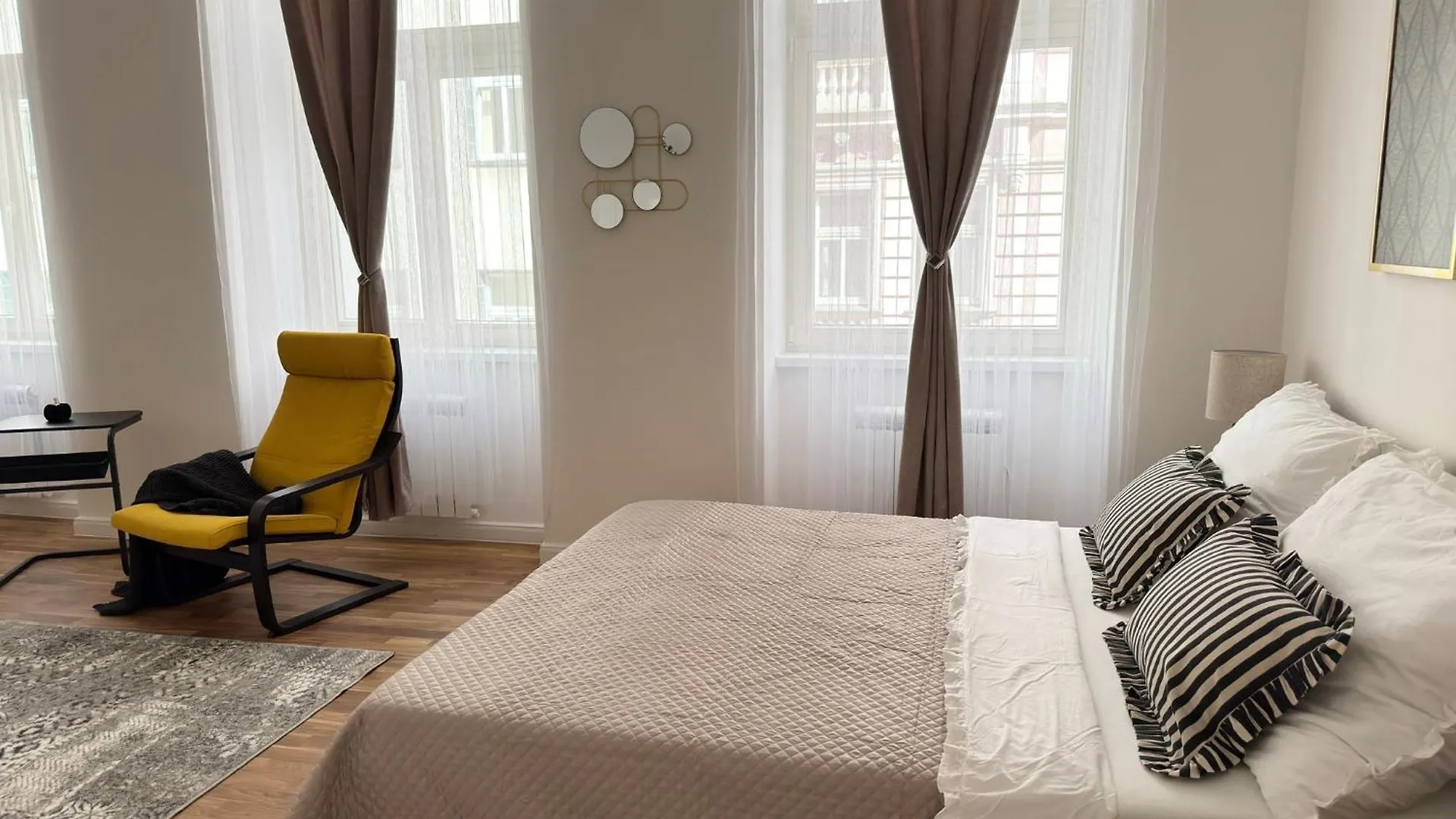 Apartment New! Deluxe Studio In City Centre! Florence! Prague Czech Republic