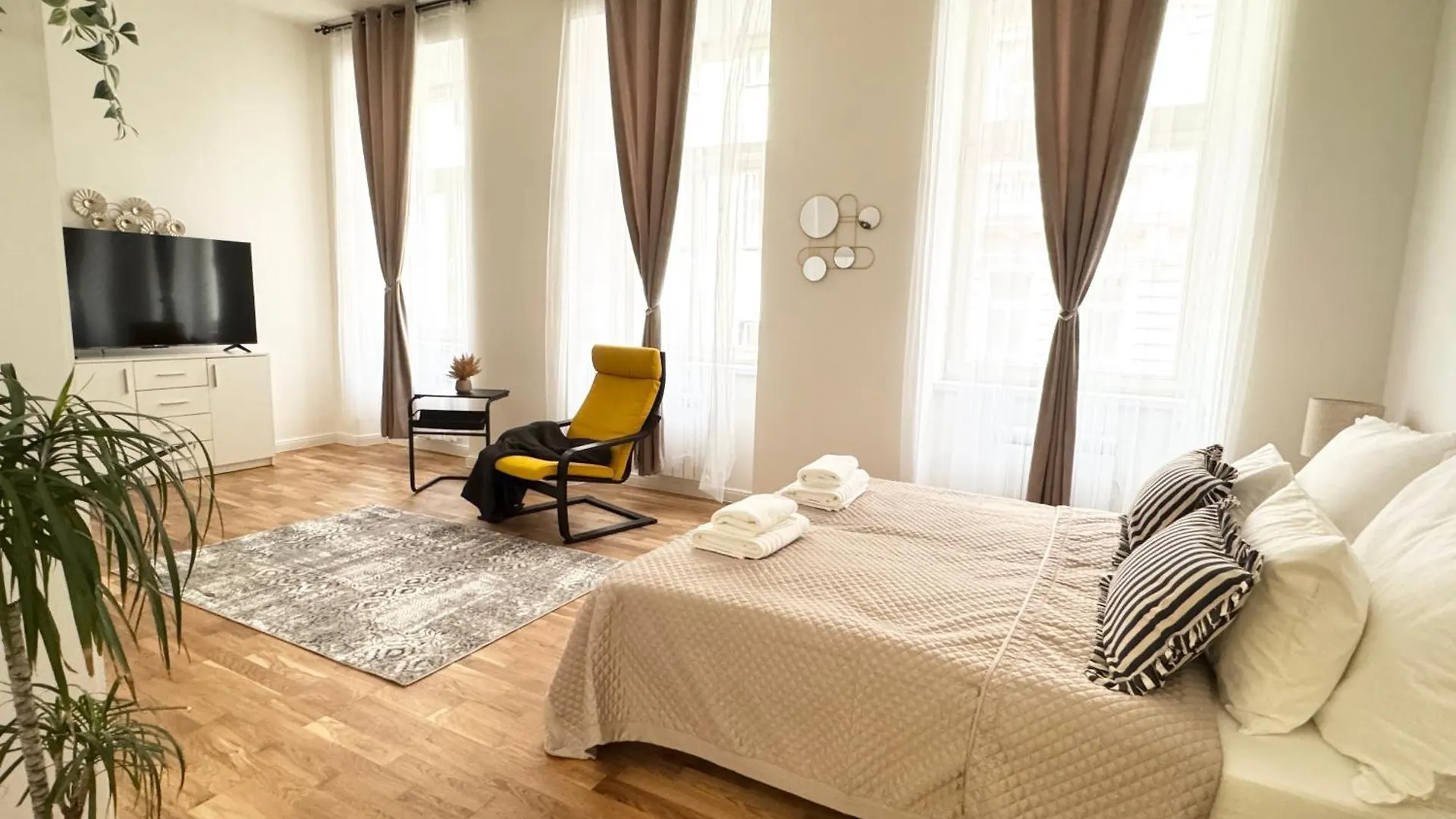 Apartment New! Deluxe Studio In City Centre! Florence! Prague