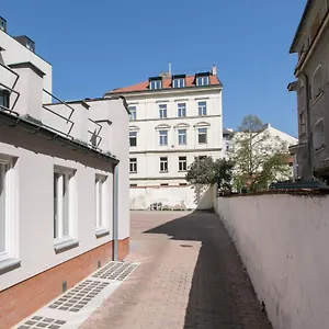 Cozy In Quiet Courtyard Near Charles Bridge Praha