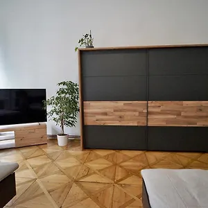  Apartment Truhlarska 4