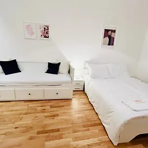 New Complex Florenc Apartamento